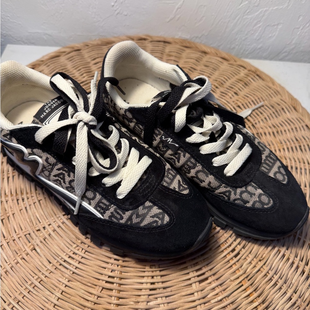 Marc Jacobs the jogger Sneakers Black & Ivory Logo Lace-Up